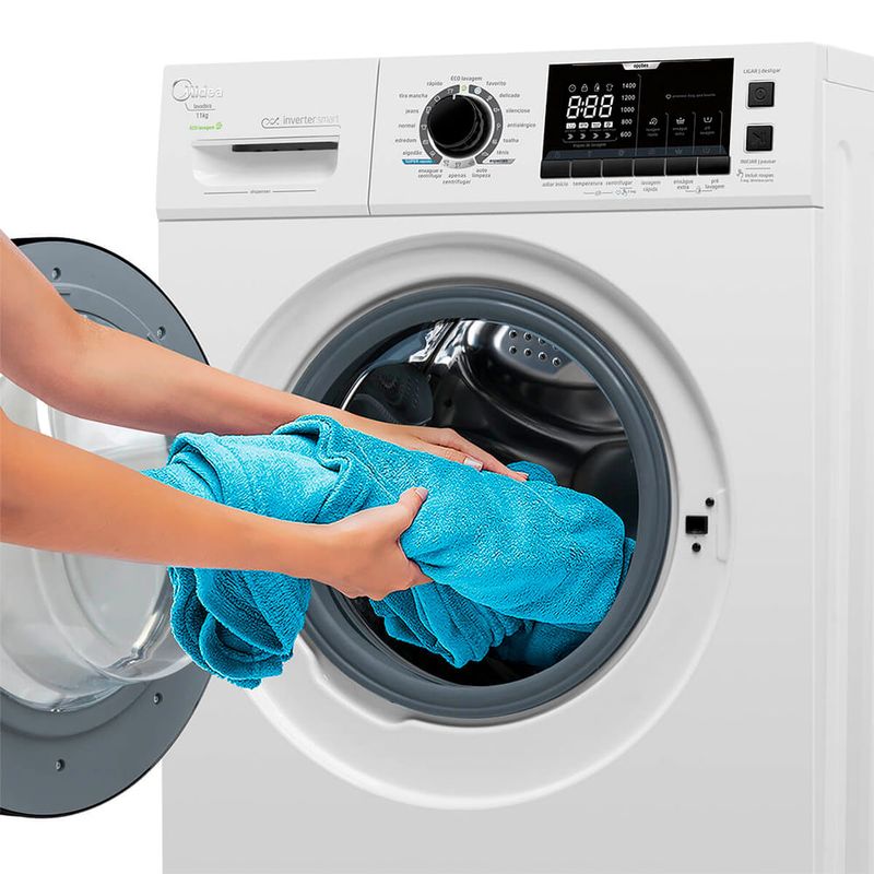 09.Maquina-de-lavar-branca-LFA11B1.LFA11B2-Aberta-Toalha-B