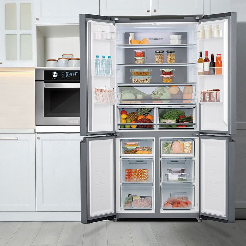 08.Geladeira-French-Door-482L-Midea-cor-inox---MD-RF556FGA041.MD-RF556FGA042-Aberto-ambientado